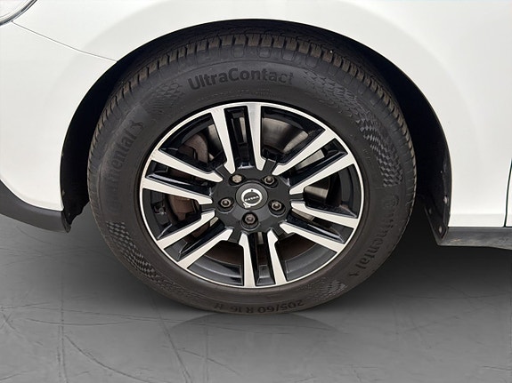 Volvo V40 Cross Country 27 of 30