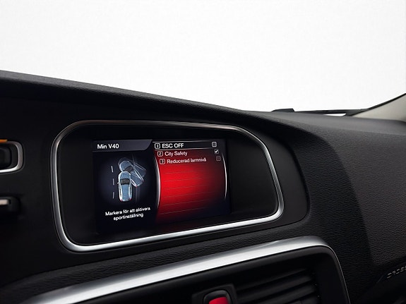 Volvo V40 Cross Country 21 of 30