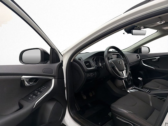 Volvo V40 Cross Country 10 of 30