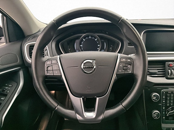Volvo V40 Cross Country 13 of 30