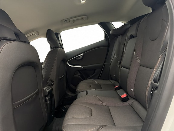 Volvo V40 Cross Country 16 of 30