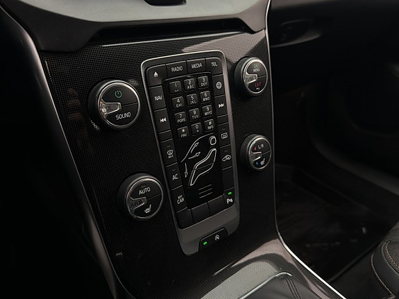 Volvo V40 Cross Country 23 of 30