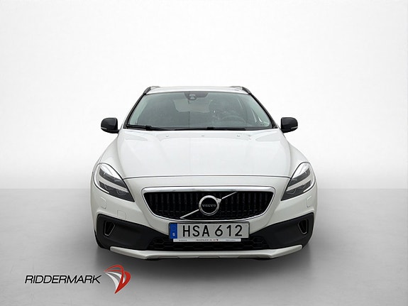 Volvo V40 Cross Country 2 of 30