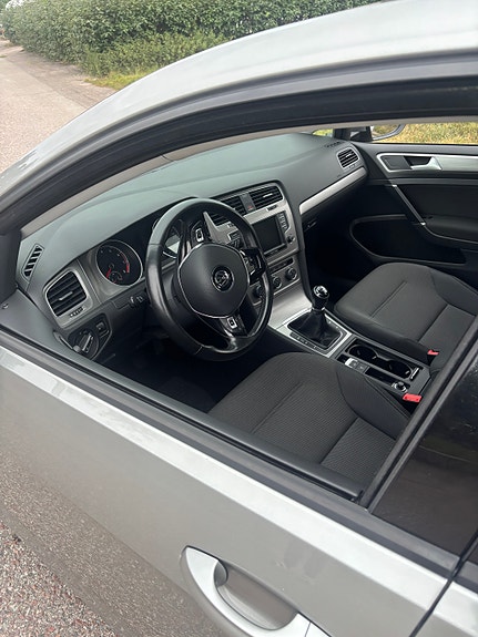 Volkswagen Golf VII 6 of 7
