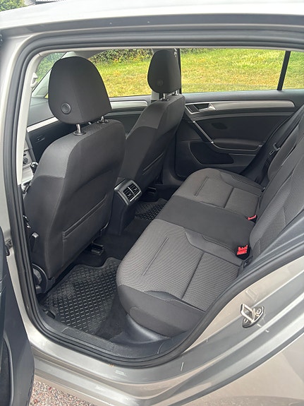Volkswagen Golf VII 3 of 7