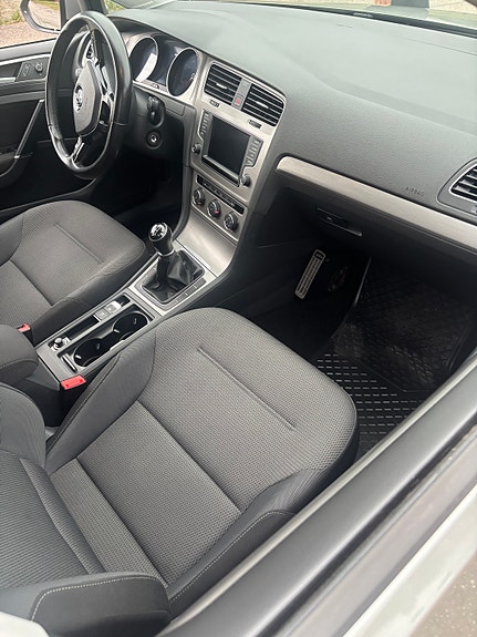 Volkswagen Golf VII 4 of 7