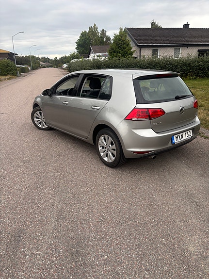 Volkswagen Golf VII 2 of 7