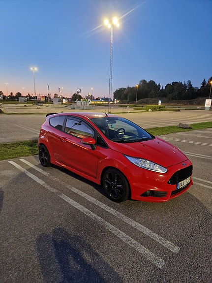 Ford Fiesta 4 of 4
