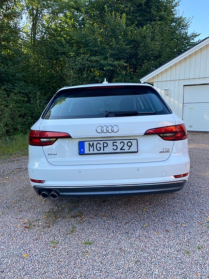 Audi A4 3 of 10