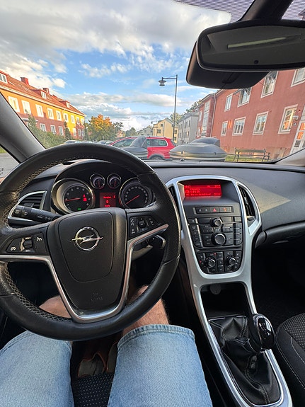 Opel Astra 9 of 14