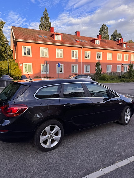 Opel Astra 2 of 14