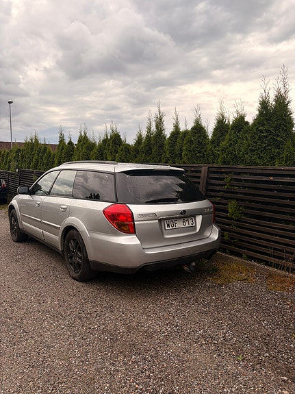 Subaru Outback 3 of 5