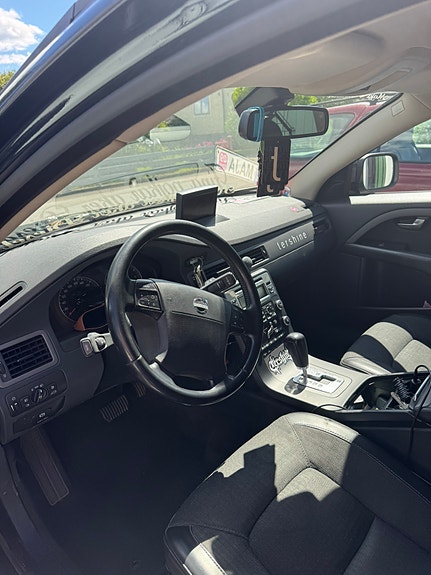 Volvo XC70 8 of 10