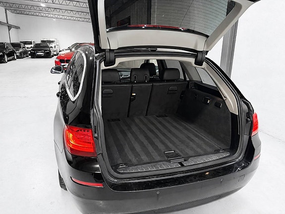 BMW 520d 4 of 12