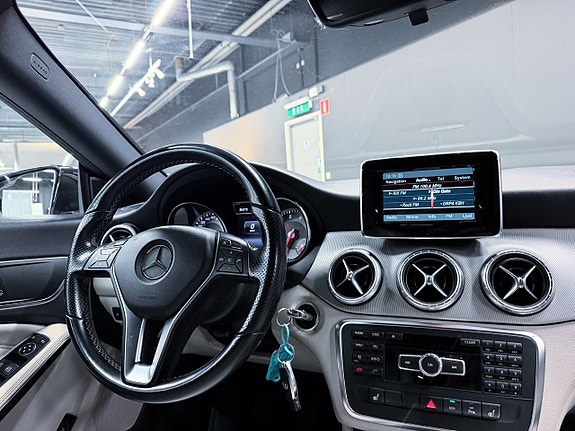 Mercedes-Benz CLA200 7 of 12