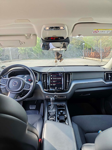 Volvo XC60 9 of 23