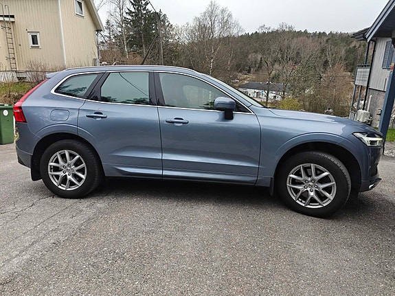 Volvo XC60 2 of 23