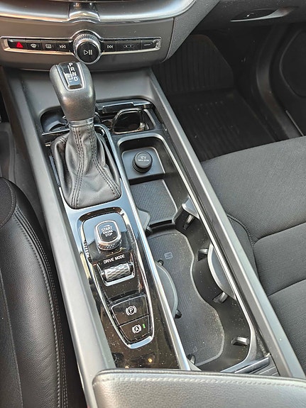 Volvo XC60 13 of 23