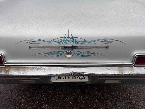 Chevrolet Impala 15 of 30