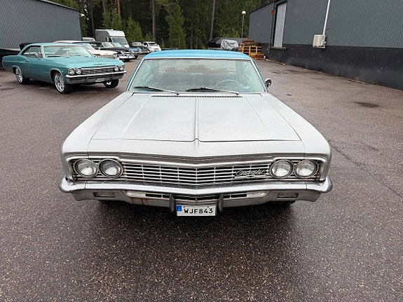 Chevrolet Impala 11 of 30