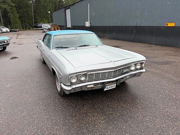 Chevrolet Impala 4 of 30