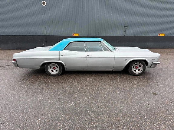Chevrolet Impala 2 of 30