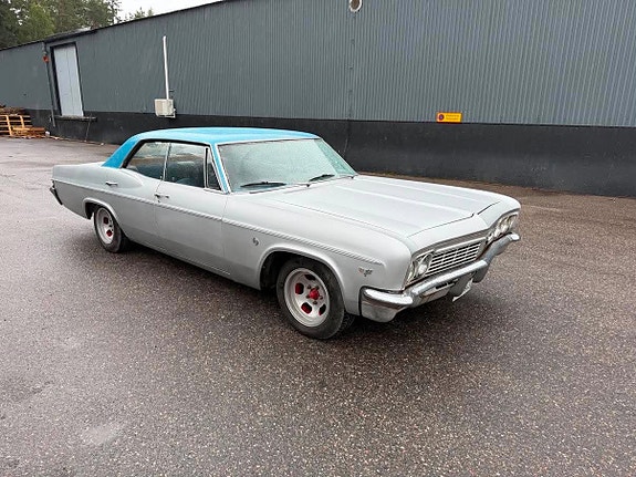 Chevrolet Impala 10 of 30