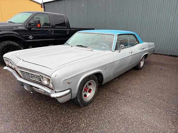 Chevrolet Impala 13 of 30