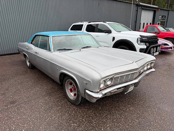 Chevrolet Impala 8 of 30