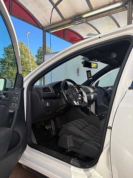 Volkswagen Golf VI 4 of 7