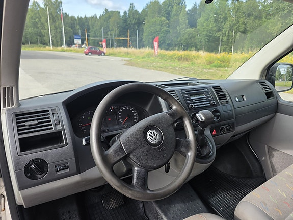 Volkswagen Transporter 11 of 13