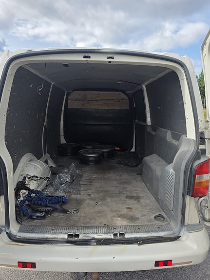 Volkswagen Transporter 8 of 13