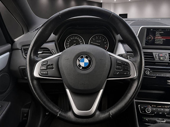BMW 218i 17 of 17