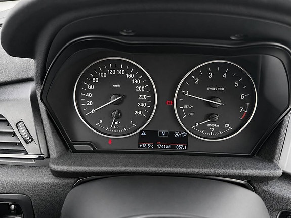 BMW 218i 16 of 17