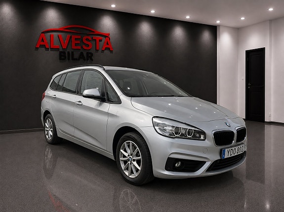 BMW 218i 2 of 17