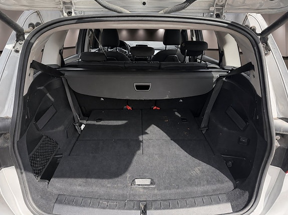 BMW 218i 5 of 17