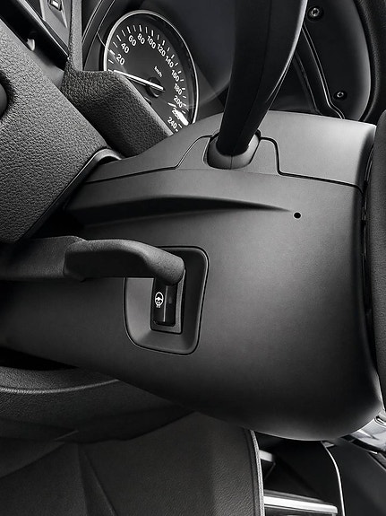 BMW 218i 14 of 17