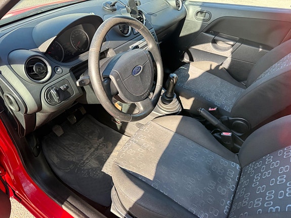 Ford Fiesta 8 of 8