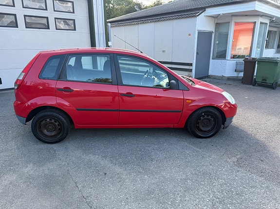 Ford Fiesta 3 of 8