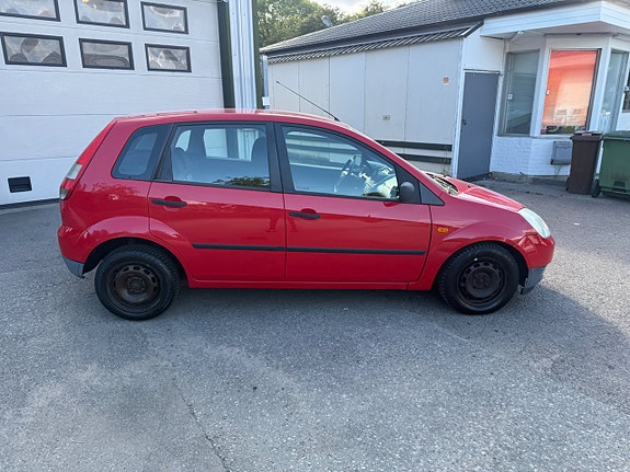 Ford Fiesta 4 of 8