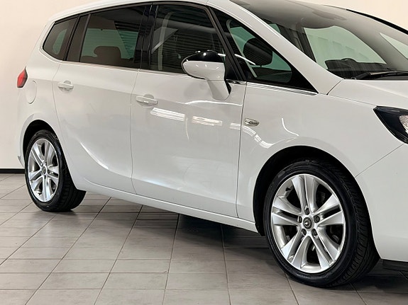 Opel Zafira Tourer 2 of 26