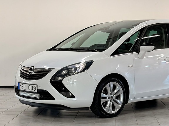 Opel Zafira Tourer 4 of 26