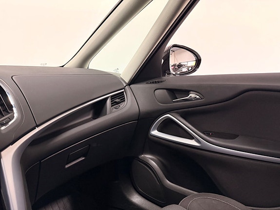 Opel Zafira Tourer 24 of 26