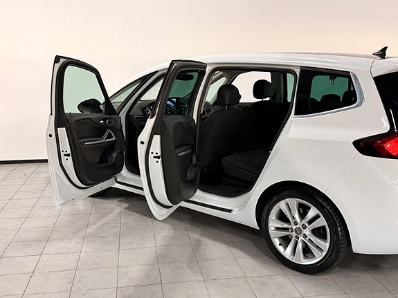 Opel Zafira Tourer 12 of 26