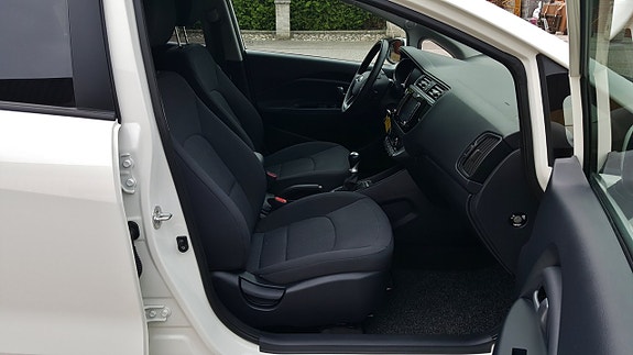 Kia Rio 4 of 25