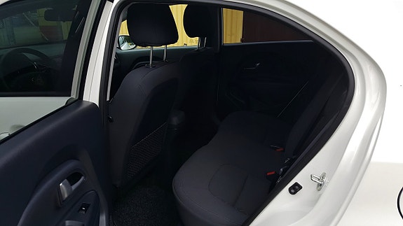 Kia Rio 11 of 25