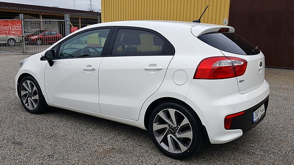 Kia Rio 7 of 25