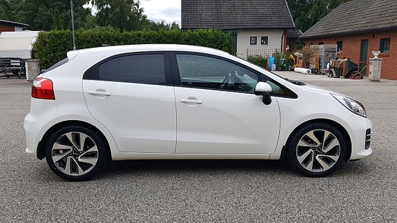 Kia Rio 8 of 25