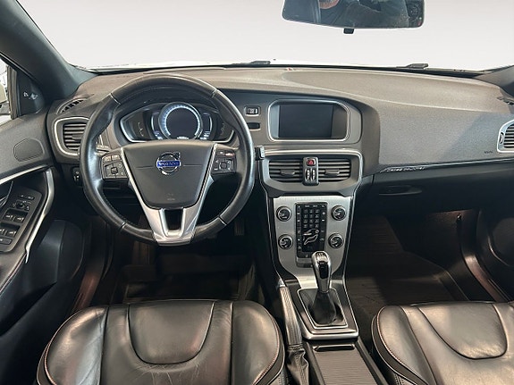 Volvo V40 Cross Country 11 of 26