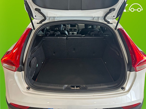 Volvo V40 Cross Country 17 of 26
